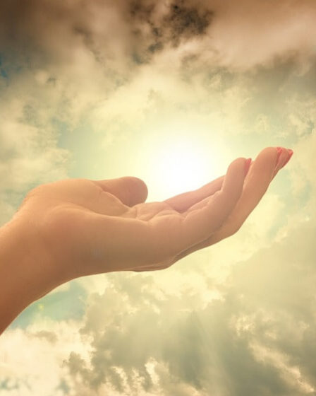 25 Powerful Miracle Prayers for Financial Help From God